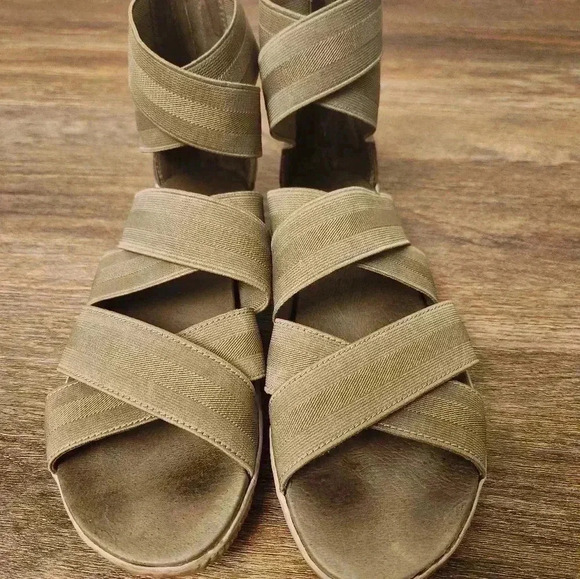 Sorel Out & About Plus Sandals Elastic Gladiator sage green women's 8.5 - Picture 7 of 7